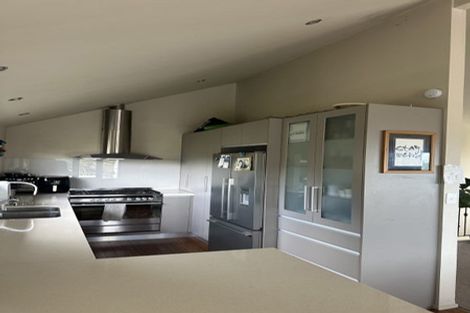 Photo of property in 1/46 Masterton Road, Rothesay Bay, Auckland, 0630