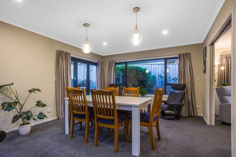 Photo of property in 80 Aotea Drive, Aotea, Porirua, 5024