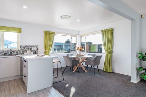 Photo of property in 112 Gayhurst Road, Dallington, Christchurch, 8061