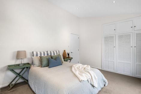 Photo of property in 214 Dyers Pass Road, Cashmere, Christchurch, 8022