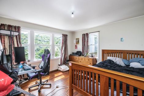 Photo of property in 21 Montgomery Avenue, Karori, Wellington, 6012