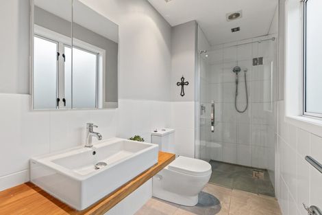 Photo of property in 45 Regent Street, Devonport, Auckland, 0624