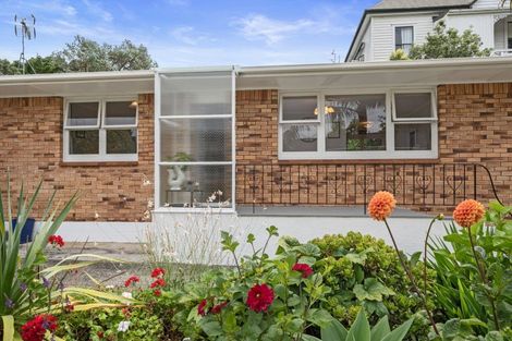 Photo of property in 3/45 Vauxhall Road, Devonport, Auckland, 0624