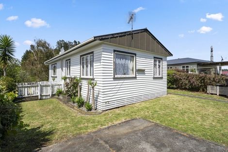 Photo of property in 1 London Terrace, Welbourn, New Plymouth, 4312