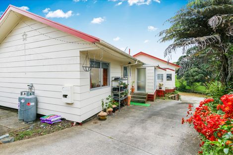 Photo of property in 121 Kemp Road, Massey, Auckland, 0614