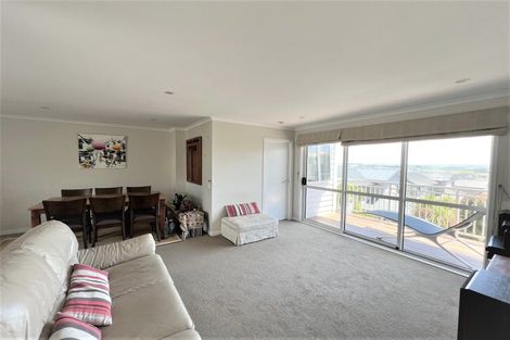 Photo of property in 98 Arrowsmith Drive, Flat Bush, Auckland, 2019