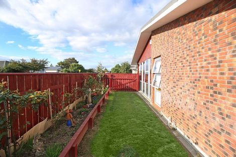 Photo of property in 24 Chelwood Street, Takaro, Palmerston North, 4412