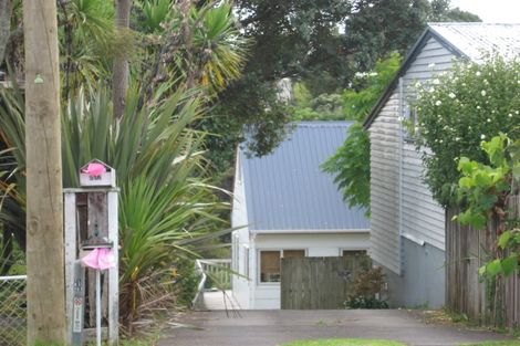 Photo of property in 2/49 Aeroview Drive, Beach Haven, Auckland, 0626