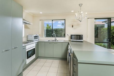 Photo of property in 100 Greenhithe Road, Greenhithe, Auckland, 0632