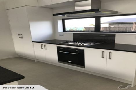 Photo of property in 15 Lieutenant Lane, Papakura, 2110