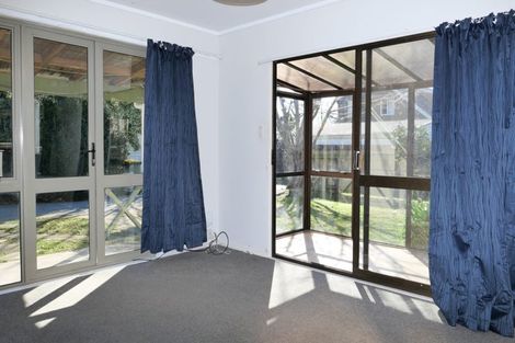Photo of property in 13 Redwood Close, Paraparaumu, 5032