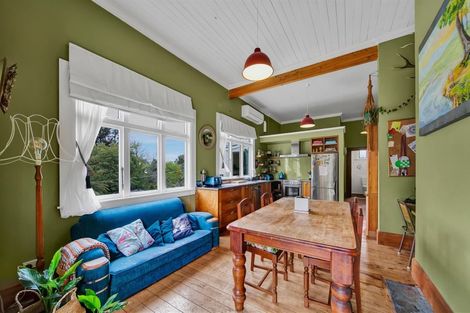 Photo of property in 64 Stanners Street, Eltham, 4322