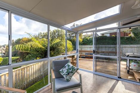 Photo of property in 21 Cumberland Street, Merrilands, New Plymouth, 4312