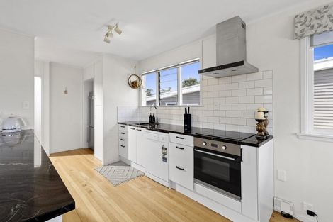 Photo of property in 1/694 East Coast Road, Pinehill, Auckland, 0632