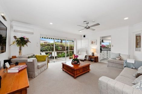 Photo of property in 4 Palm Court, Mount Maunganui, 3116