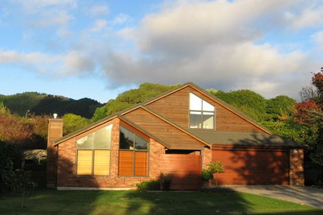 Photo of property in 11 Karu Crescent, Waikanae, 5036