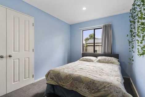 Photo of property in 11f Sturges Road, Henderson, Auckland, 0612