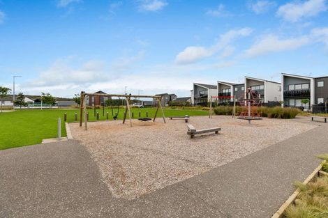 Photo of property in 14 Aquamarine Avenue, Wainui, 0992