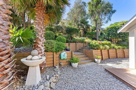 Photo of property in 5 Quadrant Heights, Paraparaumu, 5032