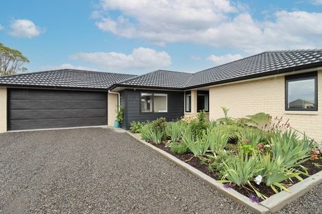 Photo of property in 13 Madison Street, Carterton, 5713