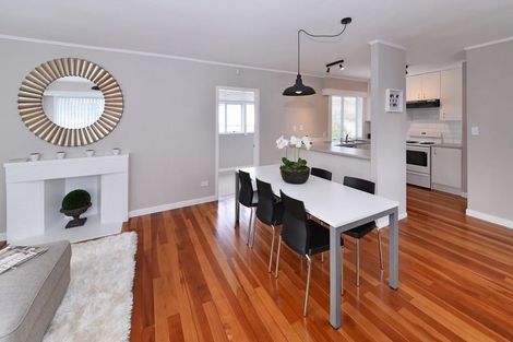 Photo of property in 25 View Road, Papakura, 2110