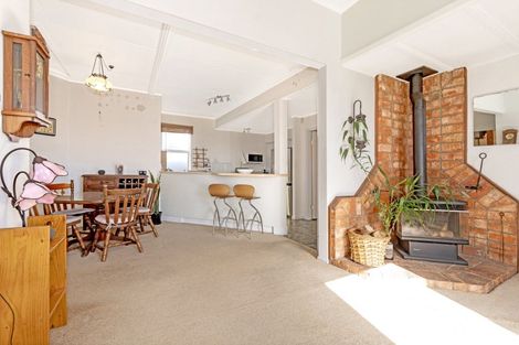 Photo of property in 300 Aberdeen Road, Gisborne, 4010