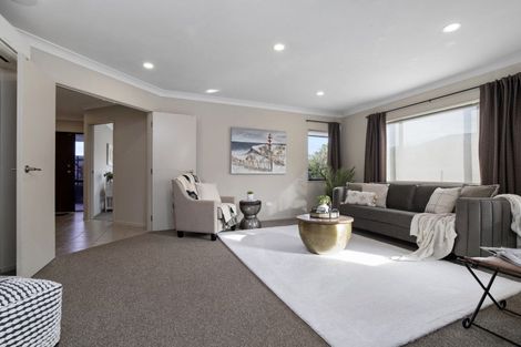 Photo of property in 27 Greig Place, Pukekohe, 2120