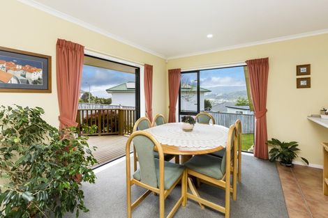 Photo of property in 3 Ormrod Grove, Riverstone Terraces, Upper Hutt, 5018