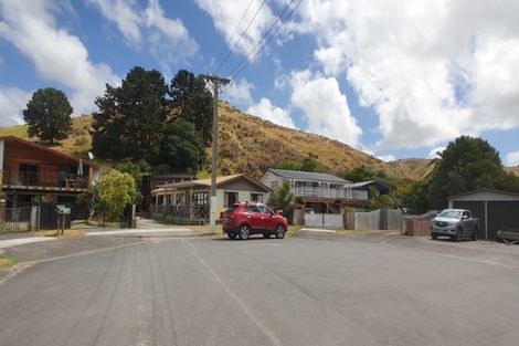 Photo of property in 9 Karawa Place, Kawakawa Bay, Papakura, 2585