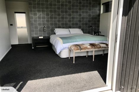 Photo of property in 9a Baring Terrace, Strandon, New Plymouth, 4312