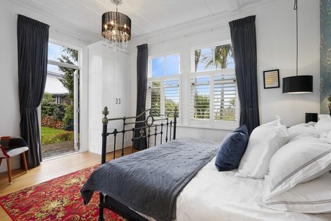 Photo of property in 45 Huka Road, Birkenhead, Auckland, 0626