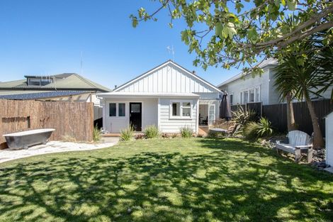 Photo of property in 70 Mcgrath Street, Napier South, Napier, 4110