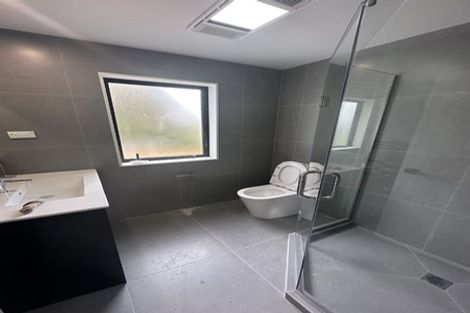 Photo of property in 8a Lynn Road, Bayview, Auckland, 0629