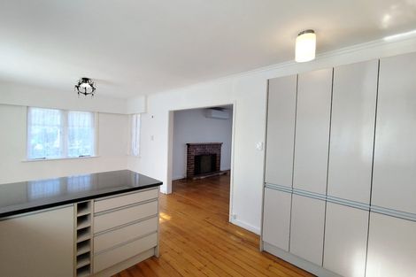 Photo of property in 26 Larnoch Road, Henderson, Auckland, 0610