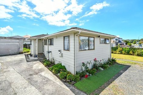 Photo of property in 41 Casuarina Road, Half Moon Bay, Auckland, 2012