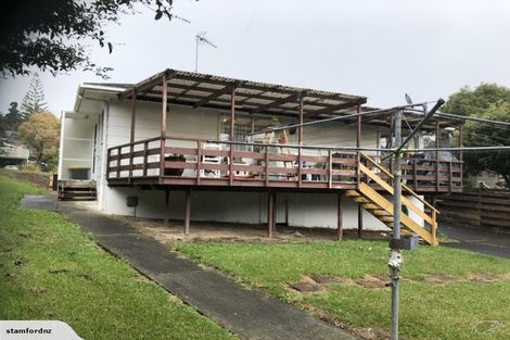 Photo of property in 15 The Grove, Titirangi, Auckland, 0604