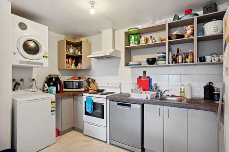 Photo of property in 6 Wynyard Crescent, Fernhill, Queenstown, 9300