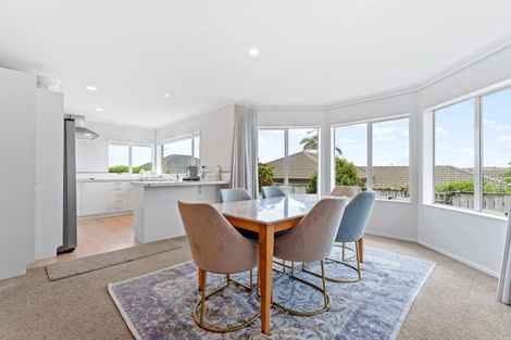Photo of property in 44 Kath Hopper Drive, Orewa, 0931