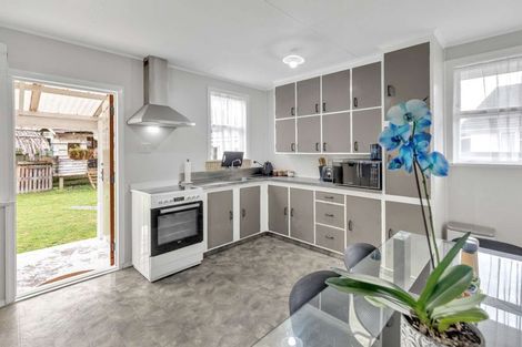 Photo of property in 6 Duncan Place, Highbury, Palmerston North, 4412