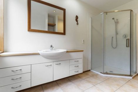 Photo of property in 18 Montressor Place, Howick, Auckland, 2014