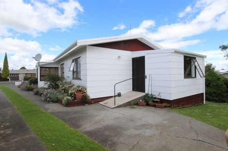 Photo of property in 77 Ormond Street, Woodville, 4920