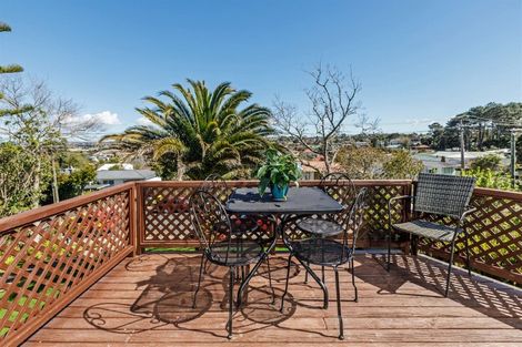 Photo of property in 1/24 William Souter Street, Forrest Hill, Auckland, 0620