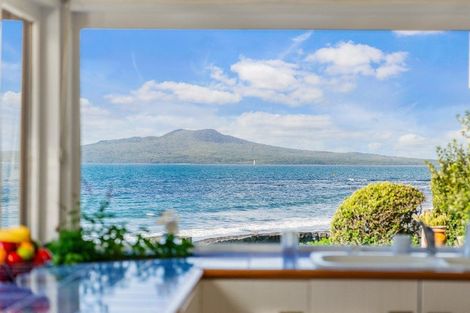 Photo of property in 9a Holiday Road, Milford, Auckland, 0620