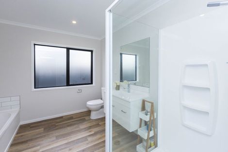 Photo of property in 13 Te Kaeaea Crescent, Wallaceville, Upper Hutt, 5018