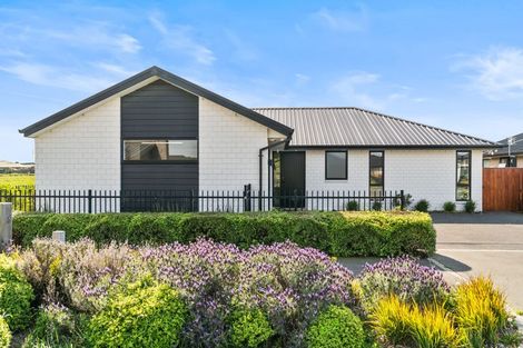 Photo of property in 48 Stationmasters Way, Prebbleton, 7604