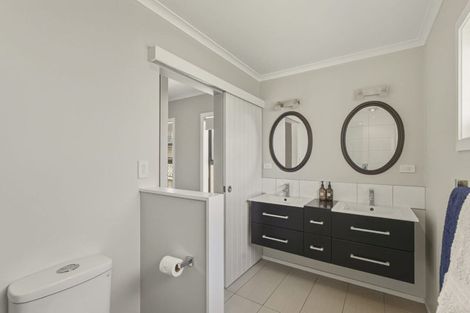 Photo of property in 9 Rawiri Drive, Bell Block, New Plymouth, 4312