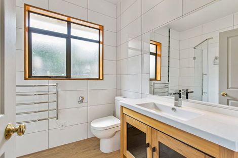 Photo of property in 92a Ranfurly Road, Alfriston, Auckland, 2105