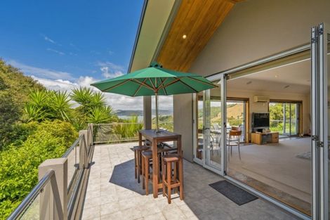 Photo of property in 52 Tarapatiki Drive, Whitianga, 3510