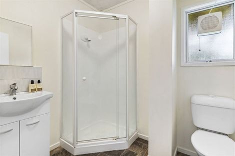 Photo of property in 24 Greendale Spur, Glenfield, Auckland, 0629