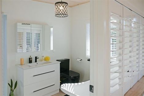 Photo of property in 80 Park Hill Road, Birkenhead, Auckland, 0626